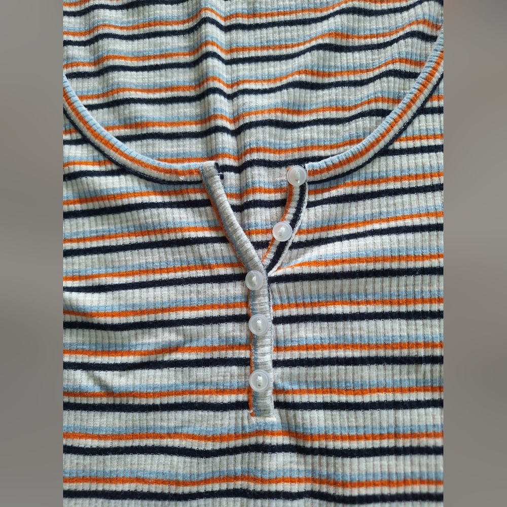 Garage Striped Cropped Henley‎ Tee. Medium Like New - Picture 3 of 5